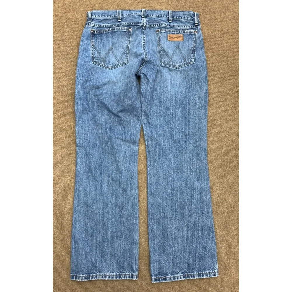Wrangler Jeans Mens 35x30 Retro Slim Bootcut Western Cotton Workwear Denim - Picture 3 of 10